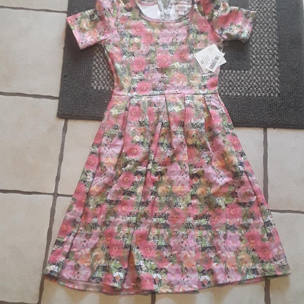 Lularoe Amelia